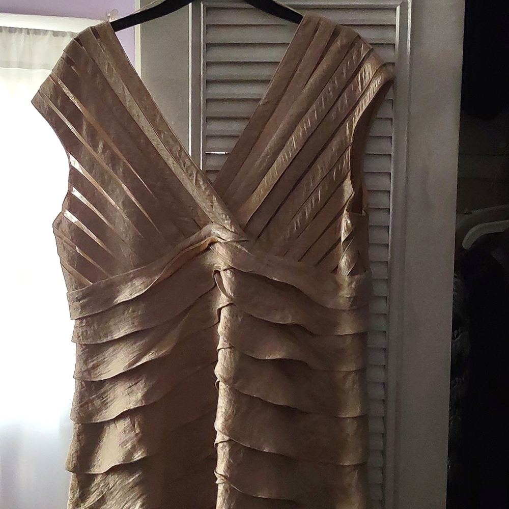 Scarlett Nite dress size 16 tan